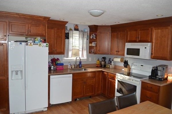 8 Dana Lane Wareham, MA 02538 - Photo 6 of 22