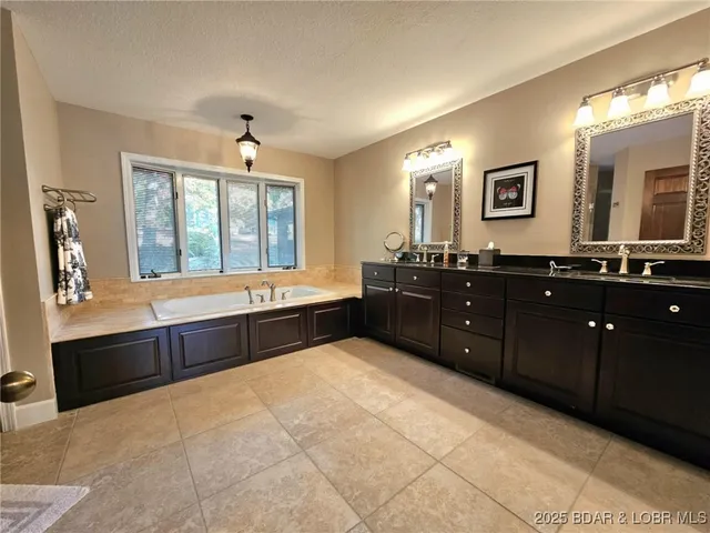 $1,199,900 | 2299 Standing Rock Road, Camdenton, MO 65020