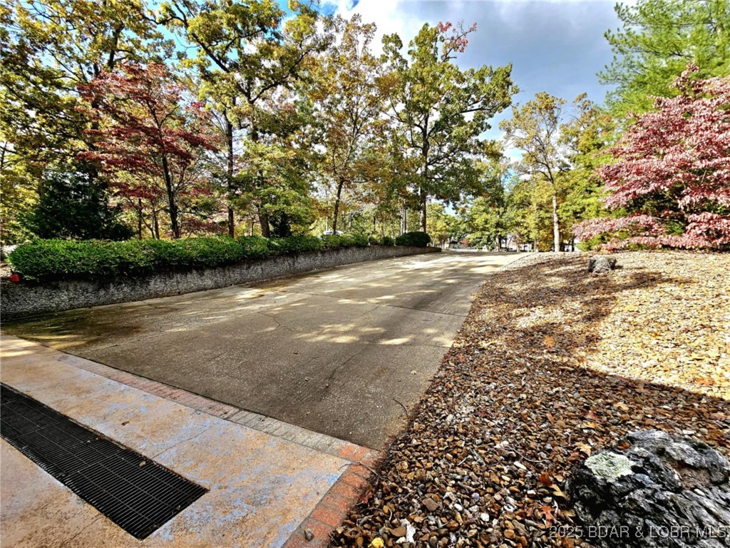 2299 Standing Rock Road Camdenton, MO 65020 - Photo 71 of 75 Driveway with tons of parking.