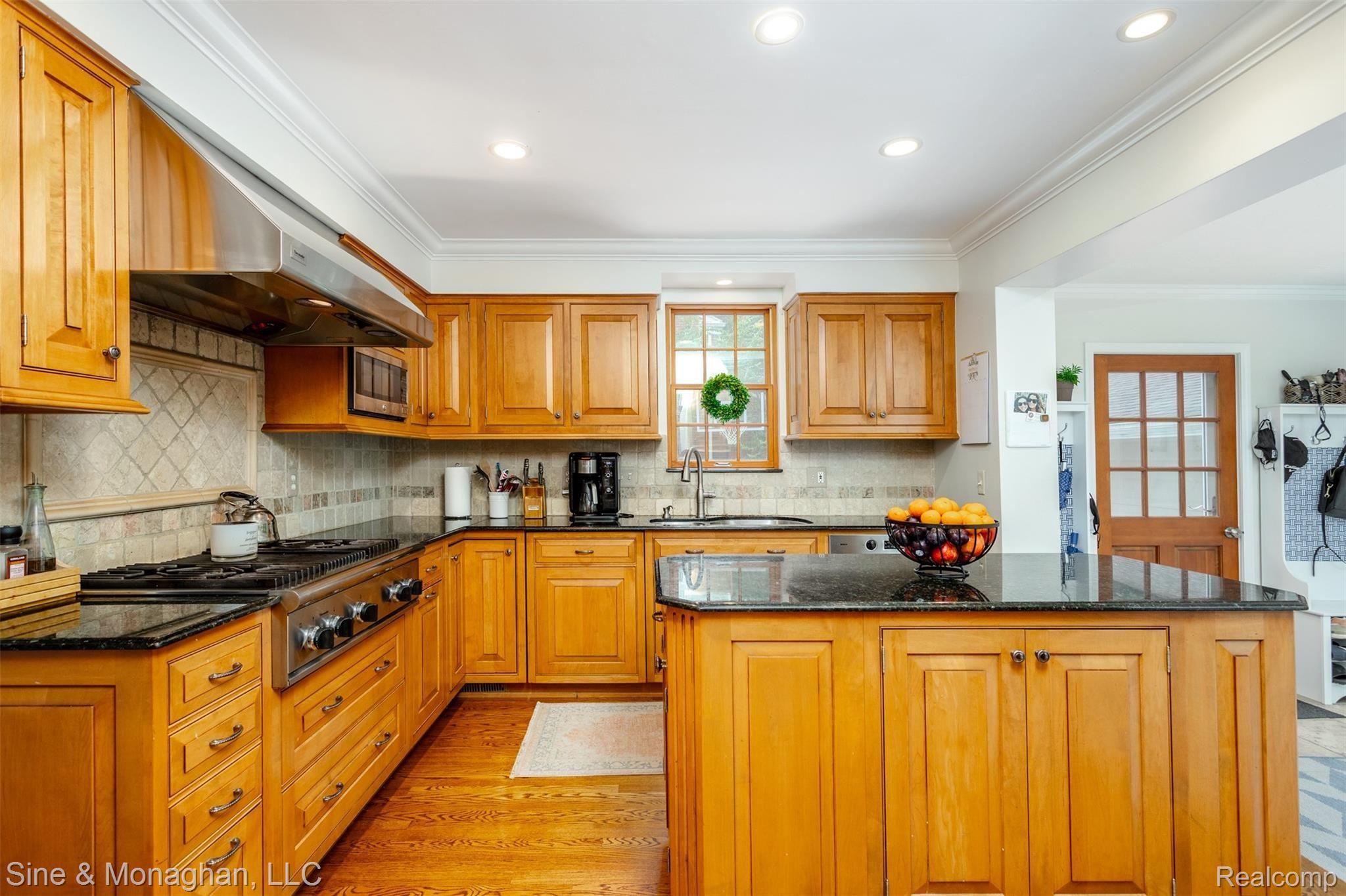 653 Middlesex Road Grosse Pointe, MI 48230 - Photo 15 of 54 653 Middlesex S034.jpg