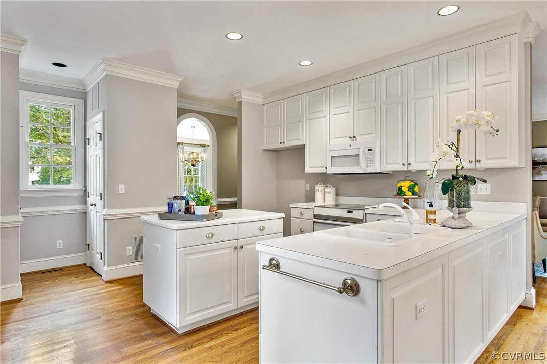 408 Hampton Ridge Court Henrico, VA 23229 - Photo 11 of 39 Gallery Image 11