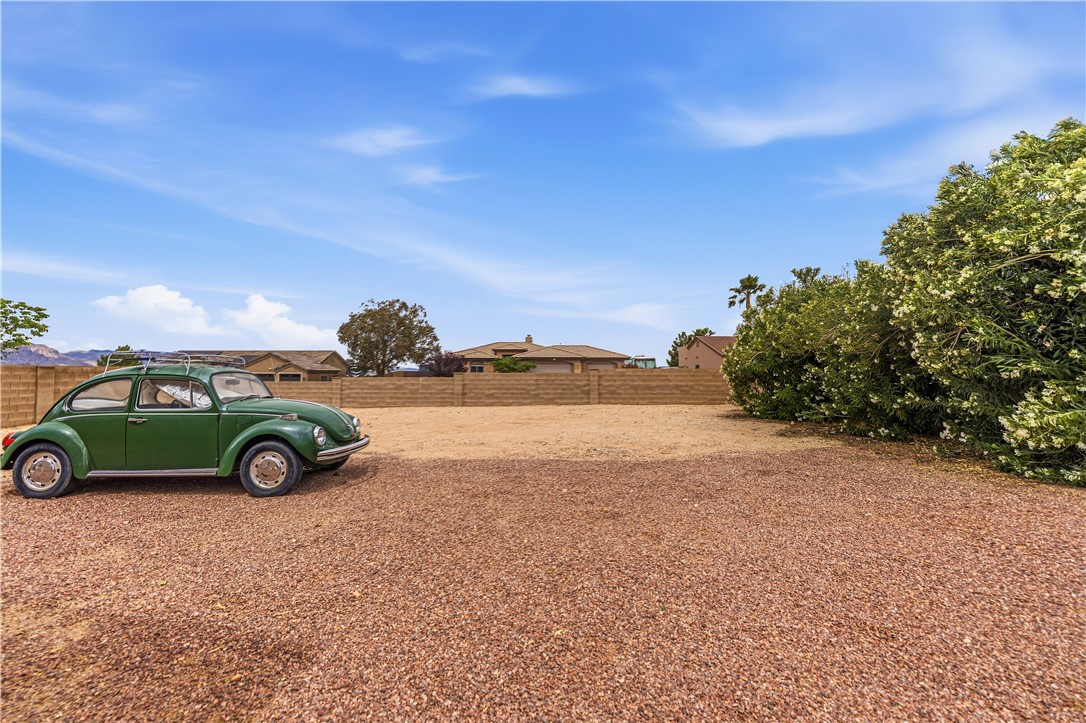 2940 Mountain Trail Road Kingman, AZ 86401 - Photo 28 of 53 a view of outdoor space with car parked