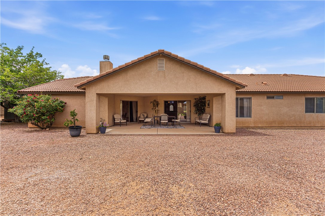 2940 Mountain Trail Road Kingman, AZ 86401 - Photo 50 of 53 front view of a house with a patio