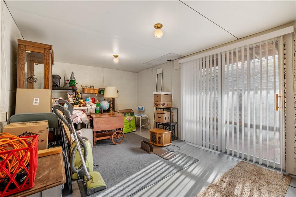 11 McKinley Square Coraopolis, PA 15108 - Photo 22 of 26 a view of a room with gym equipment