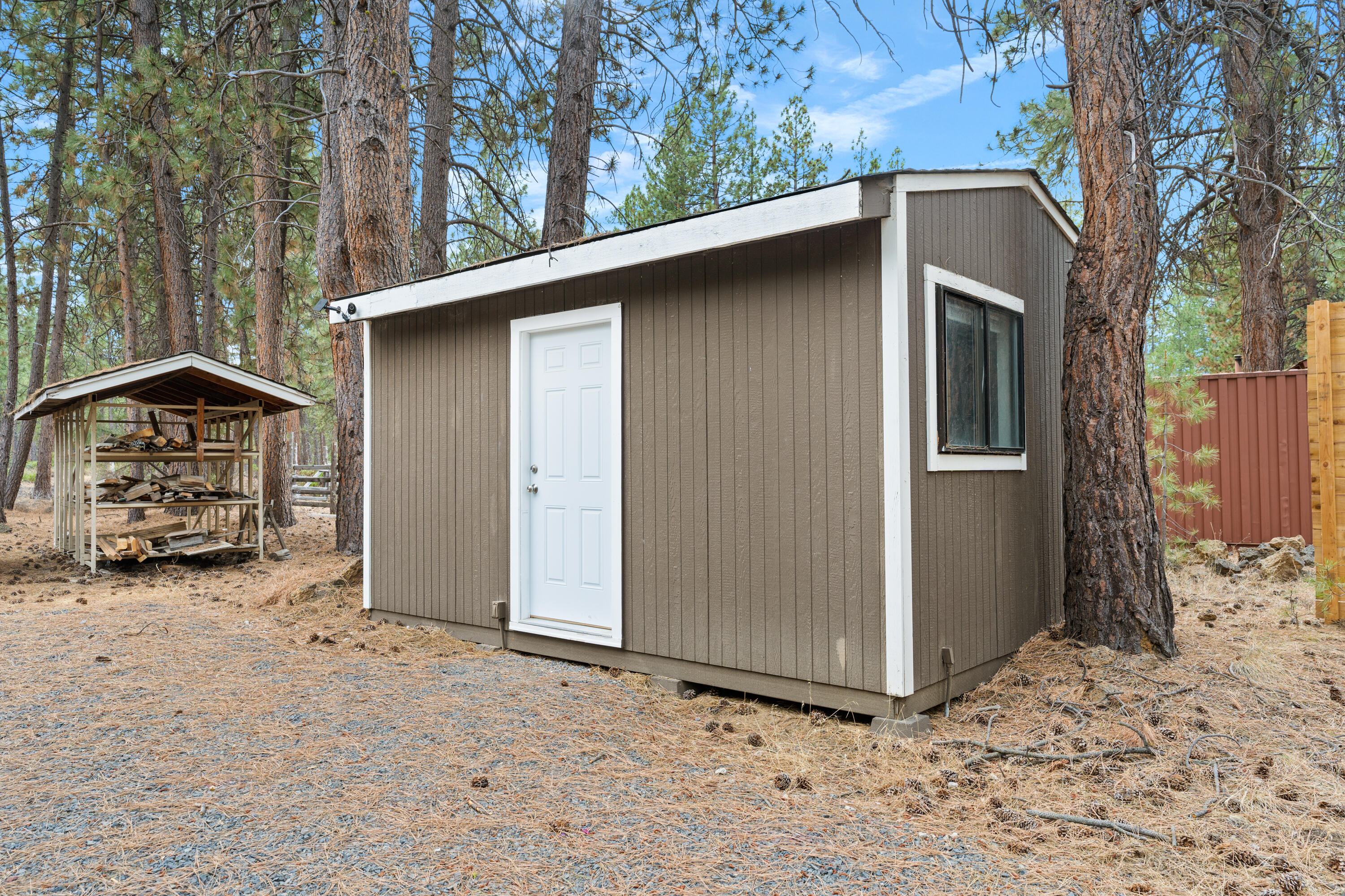 18979 Obsidian Road Bend, OR 97702 - Photo 16 of 26 DSC09202