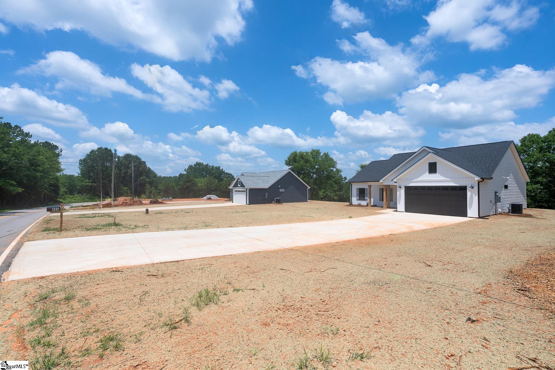 486 Hellams Road Gray Court, SC 29645 - Photo 4 of 32