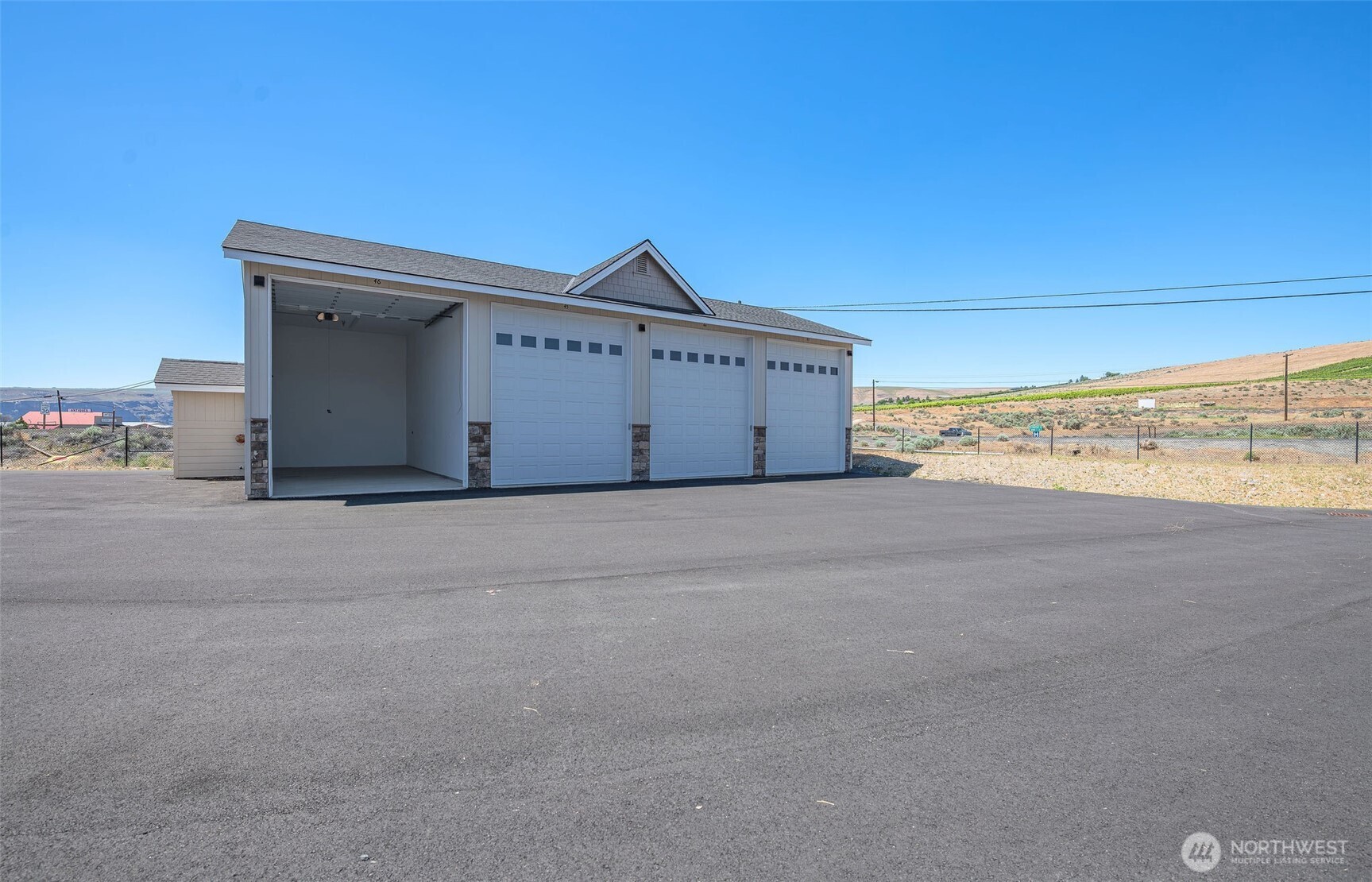 9967 Rd W 8 Northwest, Unit G40 Quincy, WA 98848 - Photo 2 of 10 a view of an empty room