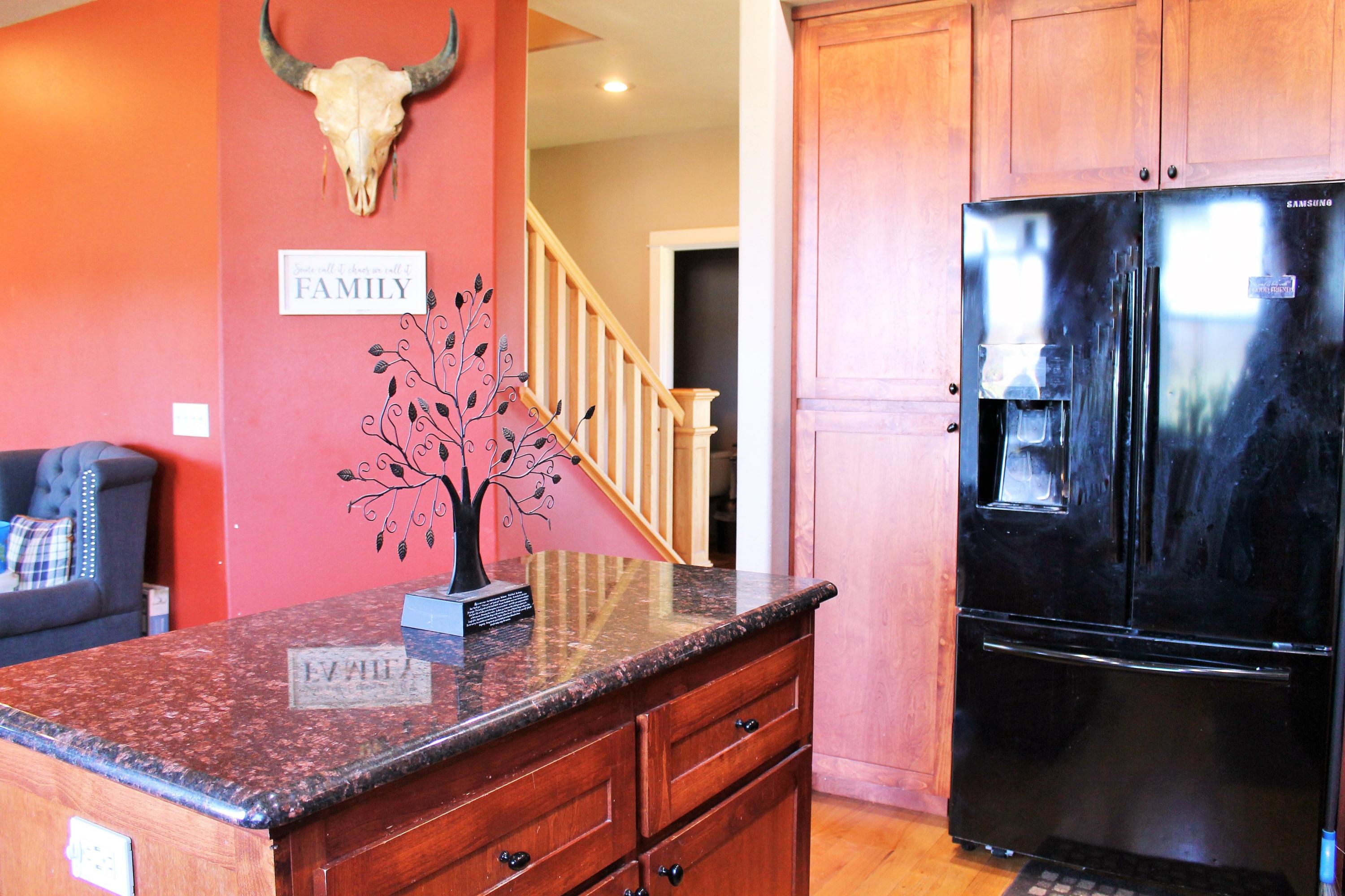 10990 Agate Road Eagle Point, OR 97524 - Photo 7 of 28 Kitchen (3)