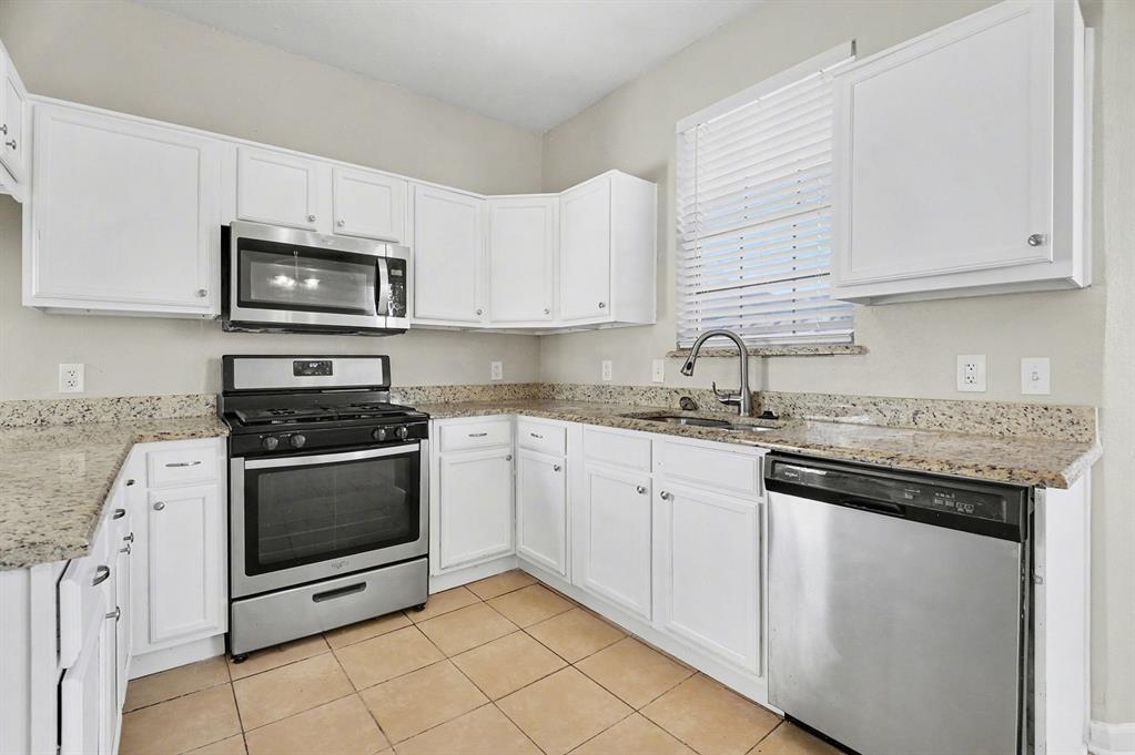 2102 Ridgecliff Drive Keller, TX 76248 - Photo 8 of 26