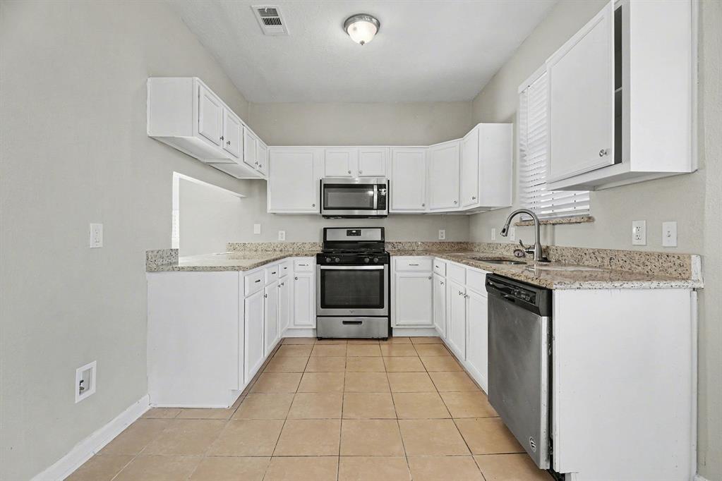 2102 Ridgecliff Drive Keller, TX 76248 - Photo 9 of 26