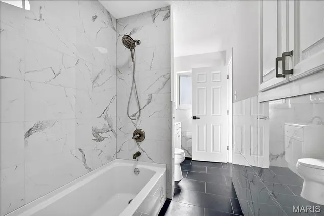 $199,500 | 1748 Spring Forest Lane, Hazelwood, MO 63042