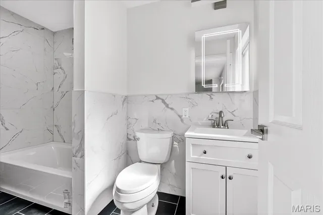 $199,500 | 1748 Spring Forest Lane, Hazelwood, MO 63042