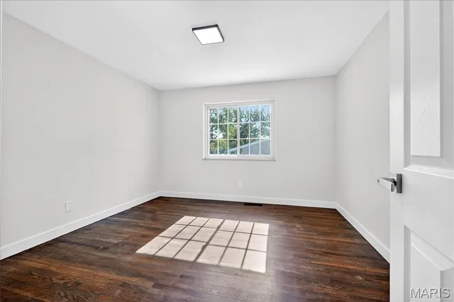 $199,500 | 1748 Spring Forest Lane, Hazelwood, MO 63042