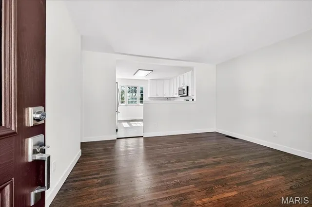 $199,500 | 1748 Spring Forest Lane, Hazelwood, MO 63042