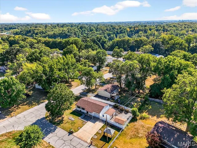 $199,500 | 1748 Spring Forest Lane, Hazelwood, MO 63042