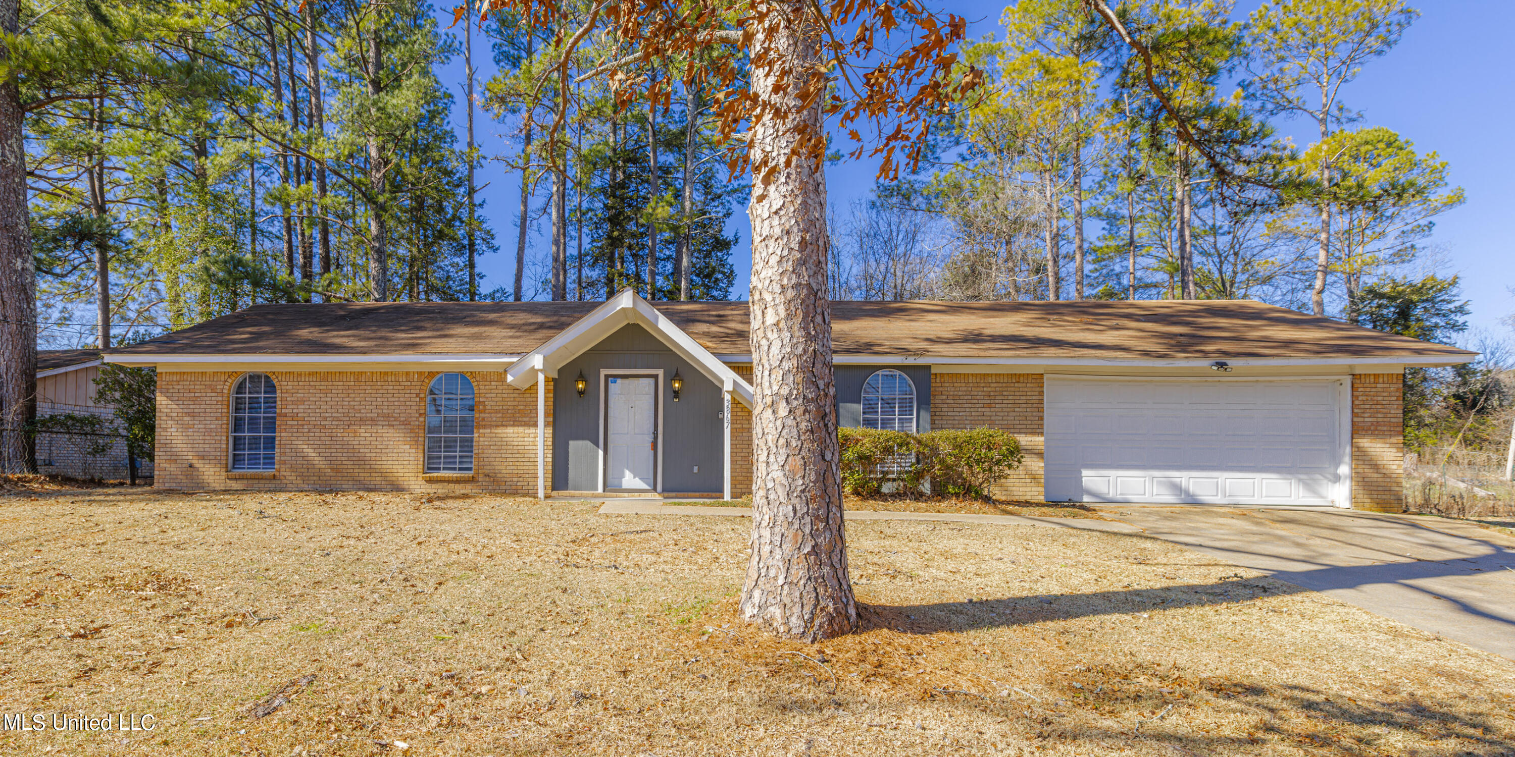 3867 Henderson Road Jackson, MS 39212 - Photo 1 of 28 Front of House