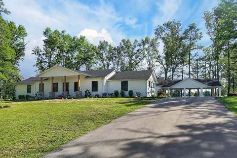 $1,179,000 | 28 Lakeland Drive, McMinnville, TN 37110