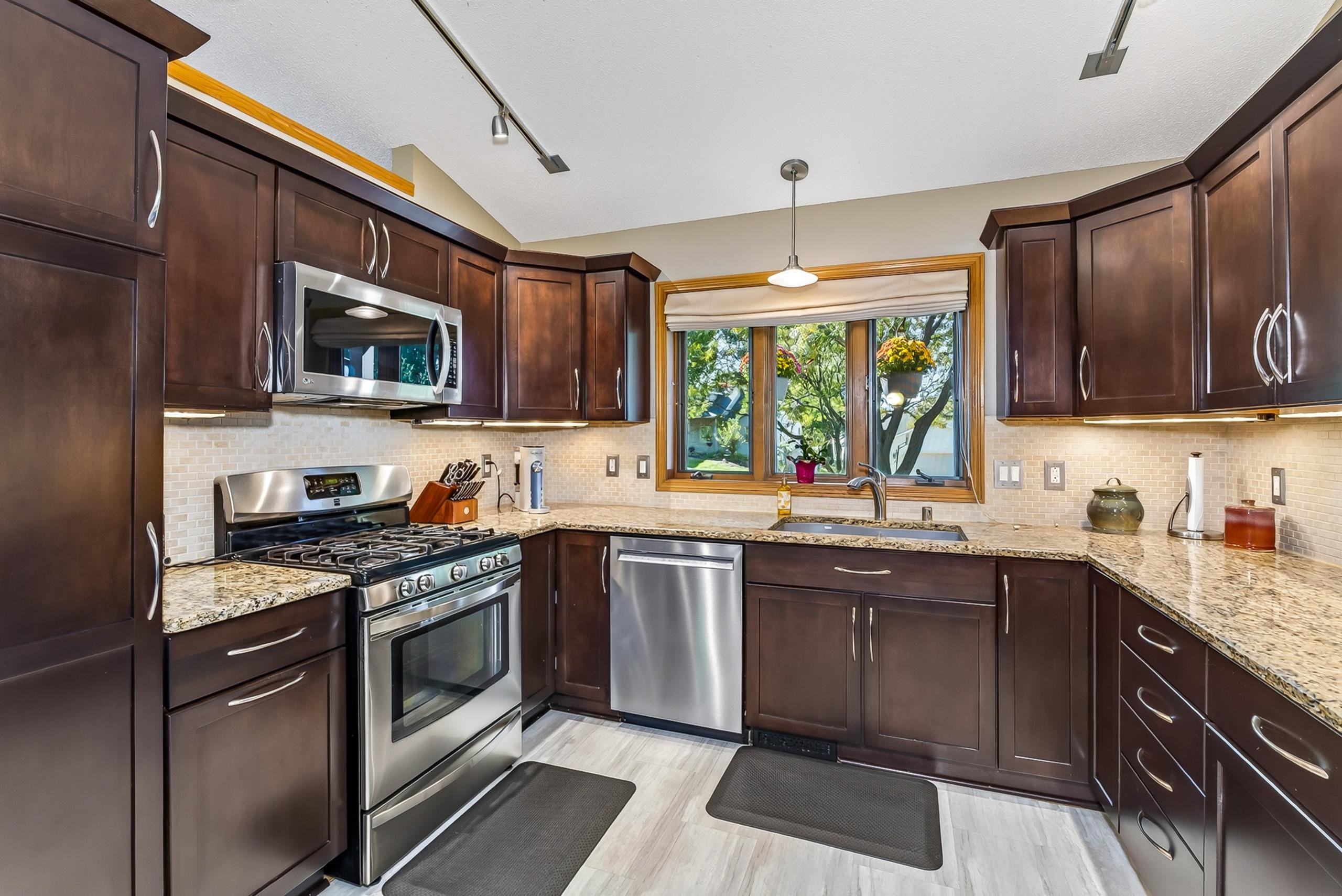 1828 Buckingham Road Stoughton, WI 53589 - Photo 7 of 33 Gallery Image 7