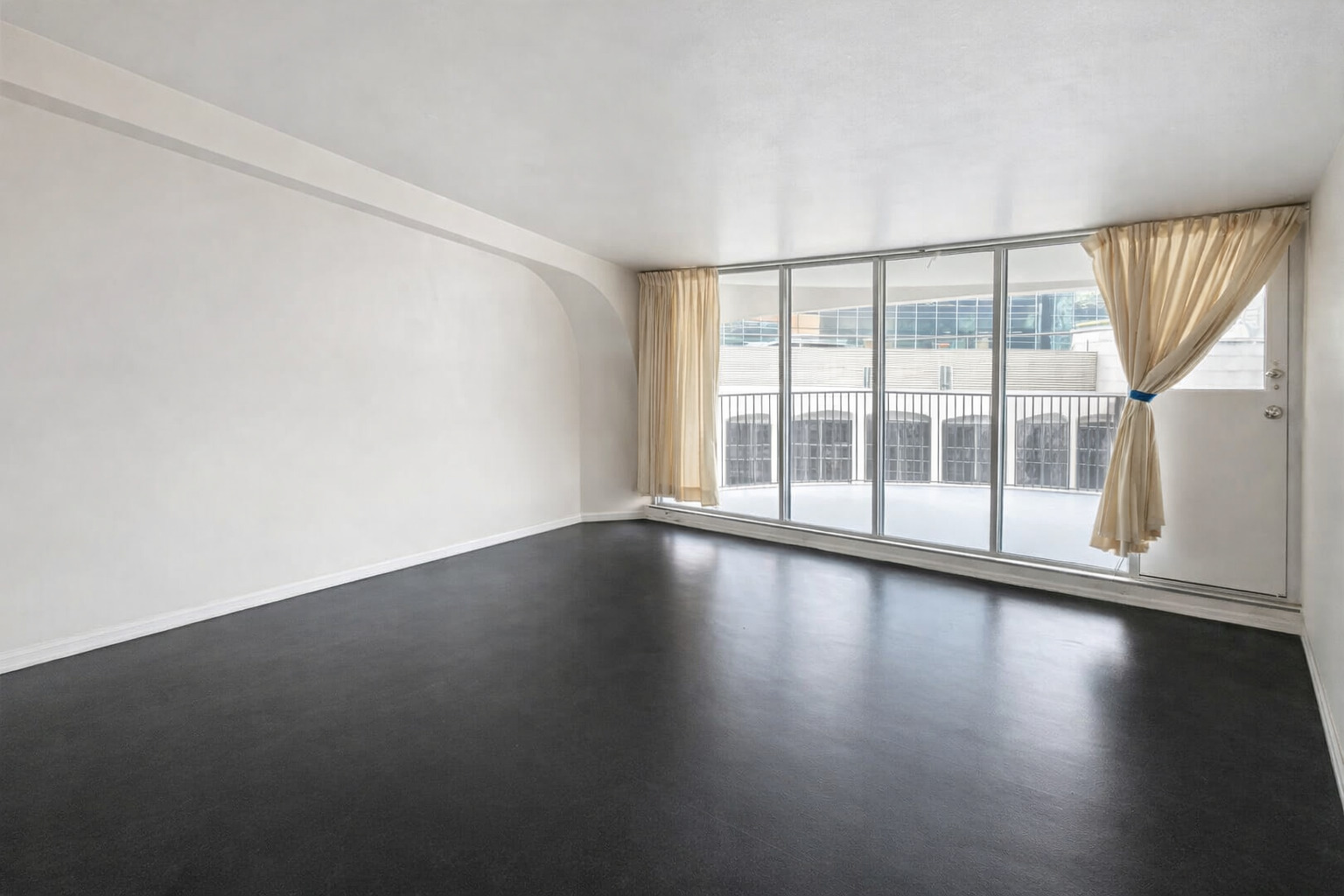 300 North State Street, Unit 2504 Chicago, IL 60654 - Photo 7 of 9