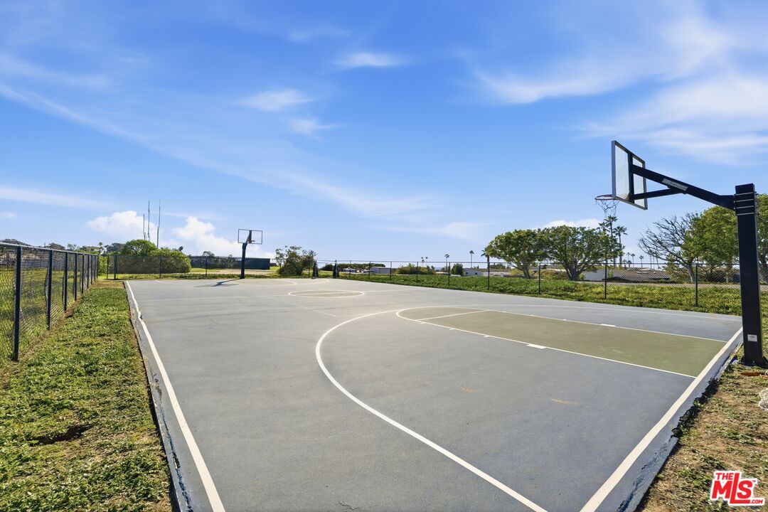 29500 Heathercliff Road, Unit 170 Malibu, CA 90265 - Photo 37 of 38 a view of a basket ball ground