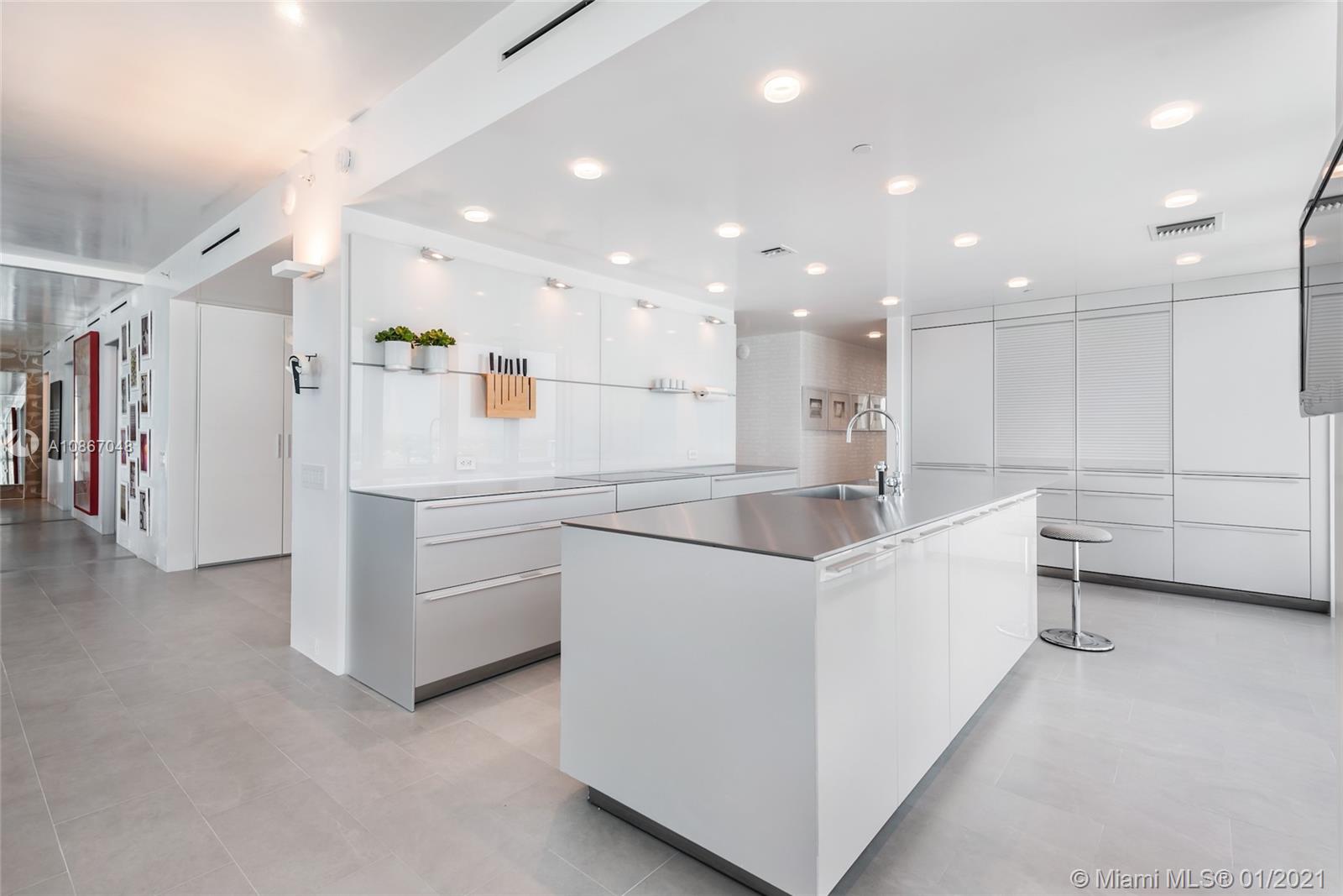 6799 Collins Avenue, Unit LPH1&2 Miami Beach, FL 33141 - Photo 18 of 55