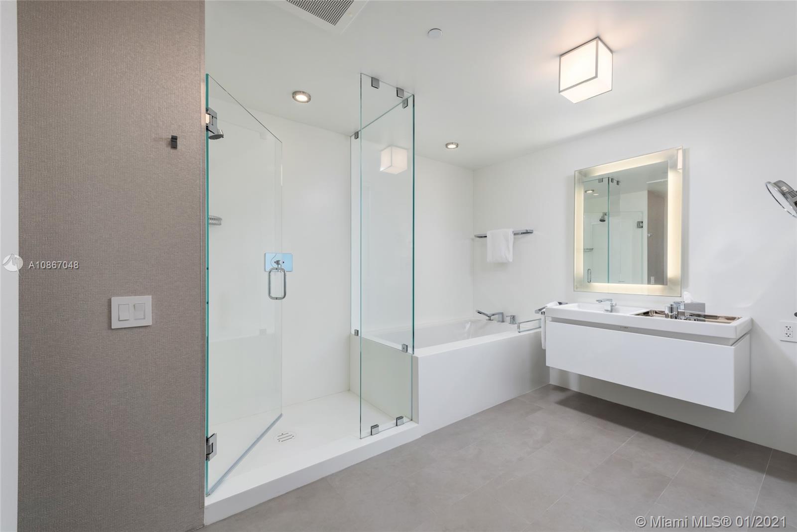 6799 Collins Avenue, Unit LPH1&2 Miami Beach, FL 33141 - Photo 25 of 55