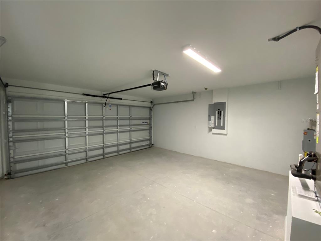 2827 Southwest 140th Loop Ocala, FL 34473 - Photo 26 of 29 a view of a garage