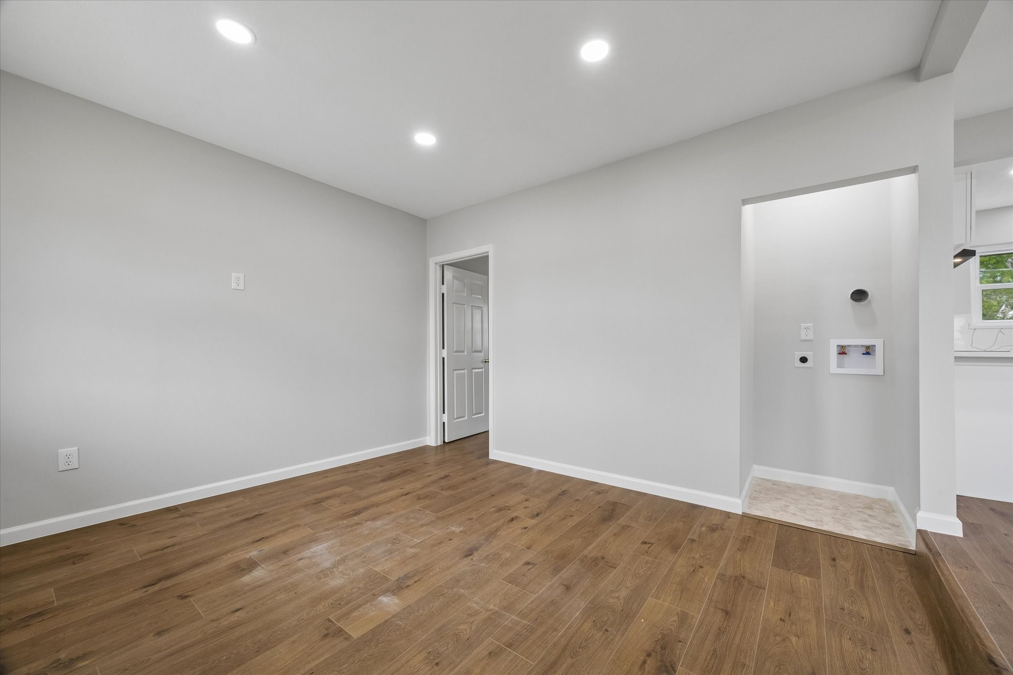 4203 Mowery Road Houston, TX 77047 - Photo 12 of 16 a view of room