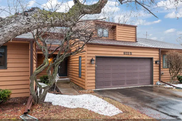 $269,900 | 933 East Windfield Place, Unit B, Appleton, WI 54911
