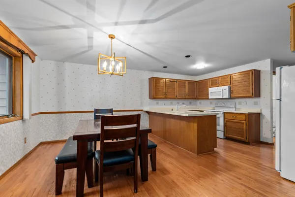 $269,900 | 933 East Windfield Place, Unit B, Appleton, WI 54911