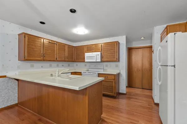 $269,900 | 933 East Windfield Place, Unit B, Appleton, WI 54911