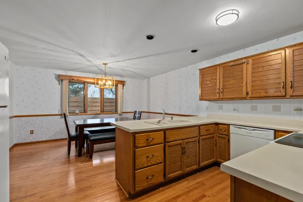 $269,900 | 933 East Windfield Place, Unit B, Appleton, WI 54911
