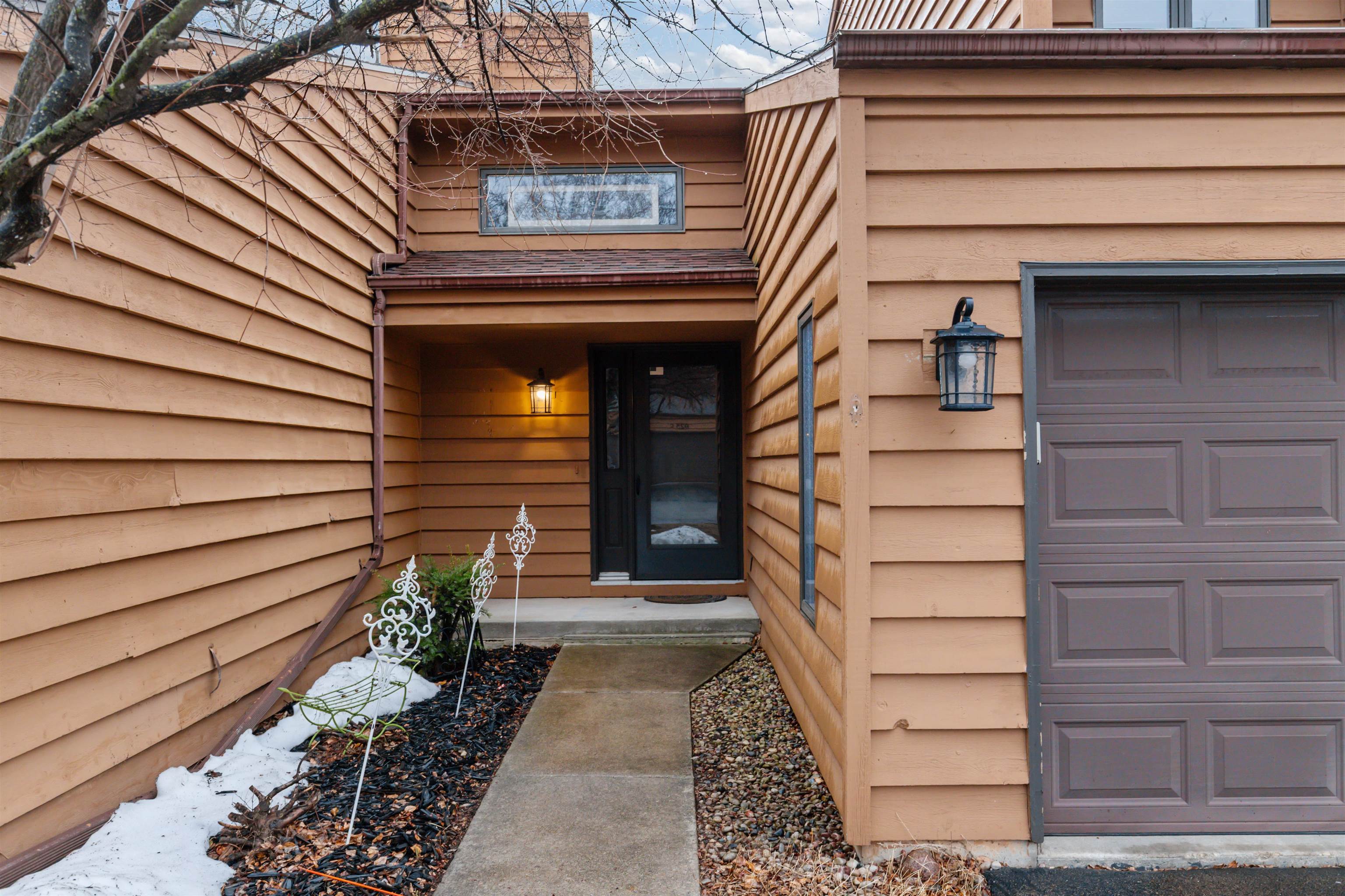 933 East Windfield Place Appleton, WI 54911 - Photo 3 of 33