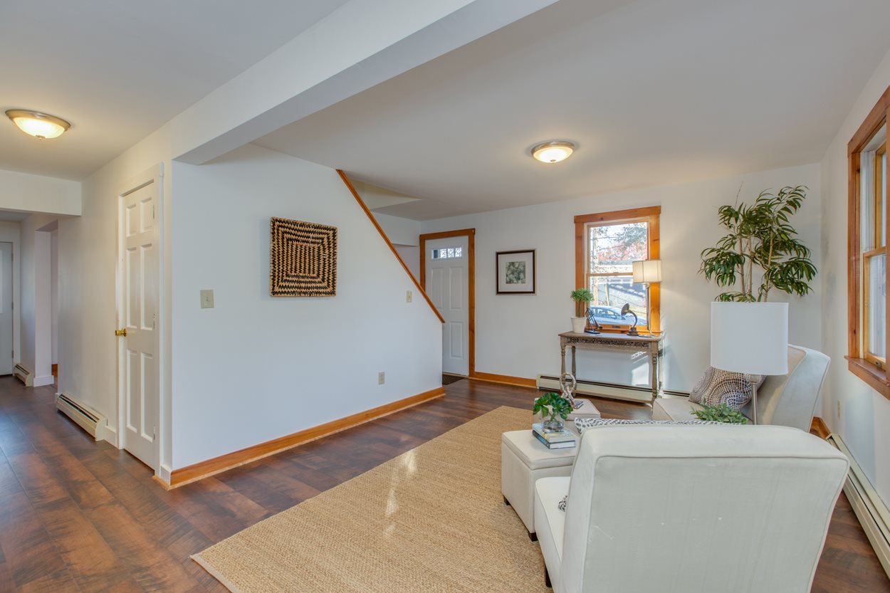 46 Old Rochester Road Dover, NH 03820 - Photo 21 of 38