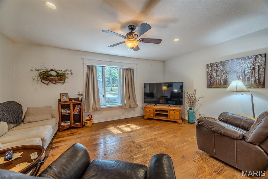 14675 Edison Road Lebanon, MO 65536 - Photo 16 of 93