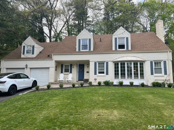 $749,500 | 62 Edgewood Way, New Haven, CT 06515