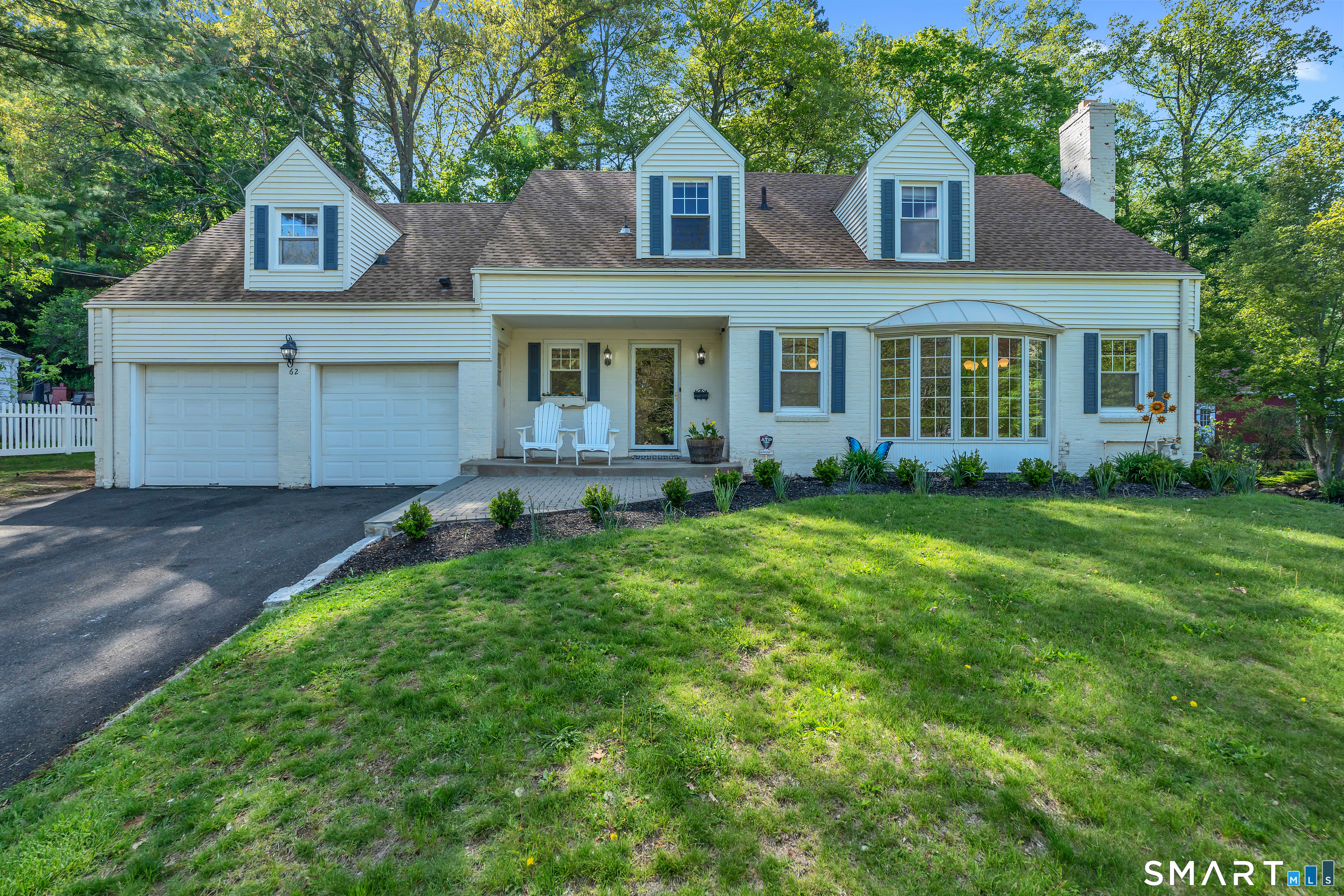 62 Edgewood Way New Haven, CT 06515 - Photo 1 of 39 Broad front lawn at 62 Edgewood Way!
