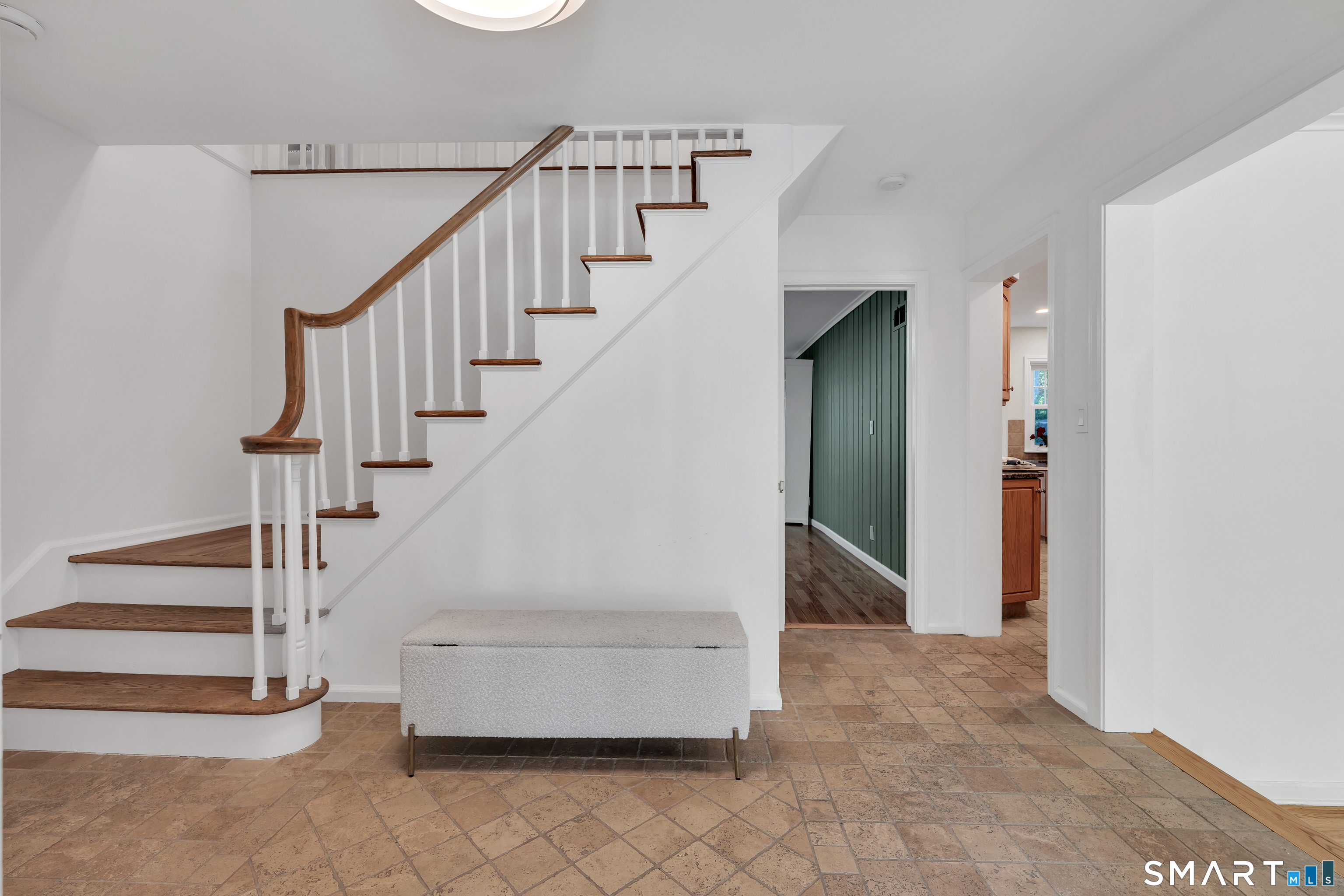 62 Edgewood Way New Haven, CT 06515 - Photo 17 of 39 Upstairs to the expansive 2nd floor