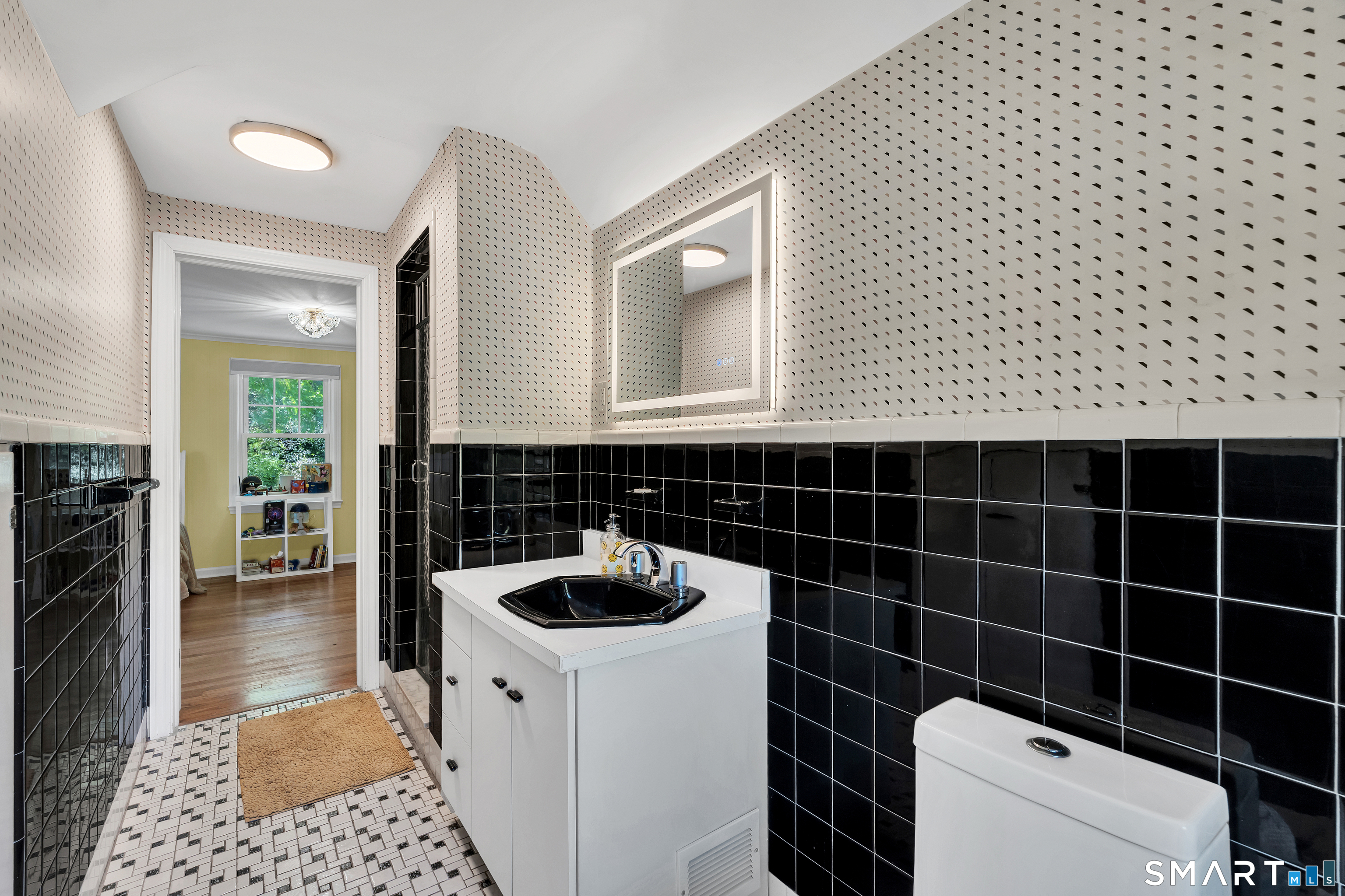 62 Edgewood Way New Haven, CT 06515 - Photo 29 of 39 2nd primary bath