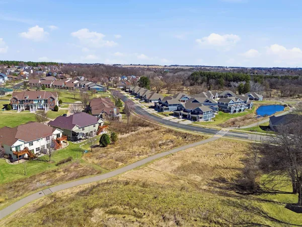 $545,900 | 6763 Village Walk Lane, DeForest, WI 53532