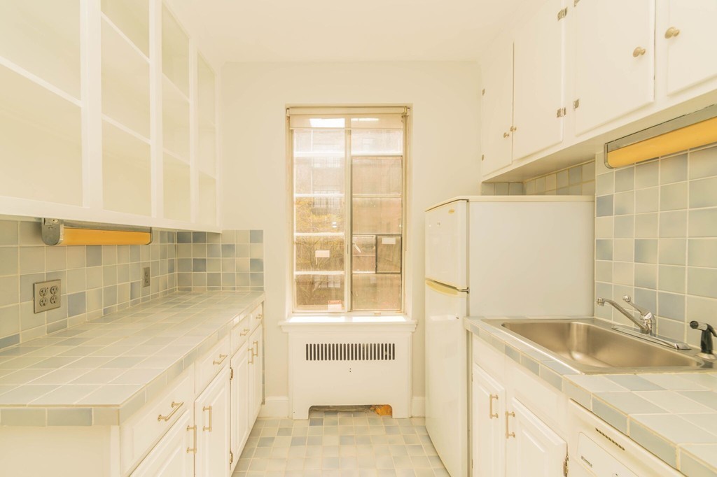 97 Strathmore Road, Unit 5 Boston, MA 02135 - Photo 4 of 30