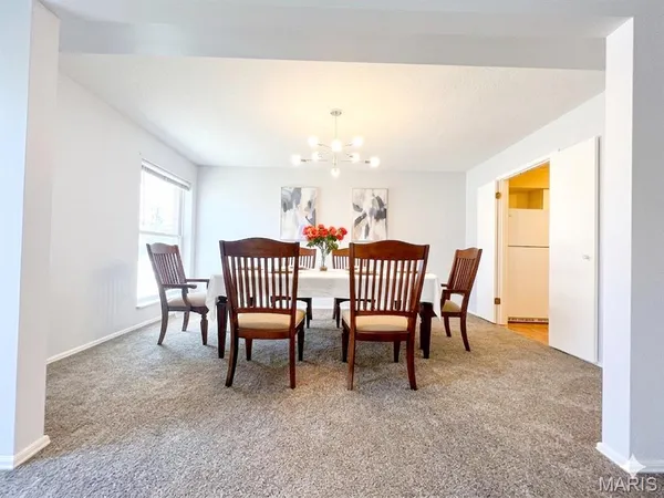 $219,000 | 514 Coeur De Royale Drive, Unit 404, Creve Coeur, MO 63141