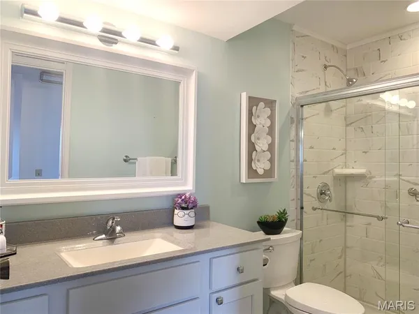 $219,000 | 514 Coeur De Royale Drive, Unit 404, Creve Coeur, MO 63141
