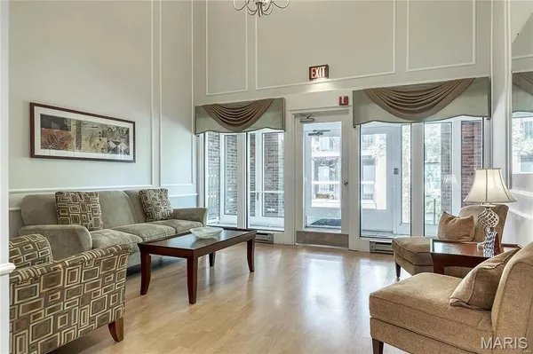$219,000 | 514 Coeur De Royale Drive, Unit 404, Creve Coeur, MO 63141