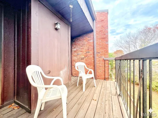 $219,000 | 514 Coeur De Royale Drive, Unit 404, Creve Coeur, MO 63141
