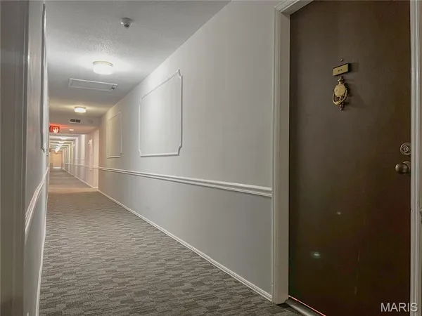 $219,000 | 514 Coeur De Royale Drive, Unit 404, Creve Coeur, MO 63141