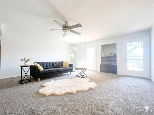 $219,000 | 514 Coeur De Royale Drive, Unit 404, Creve Coeur, MO 63141