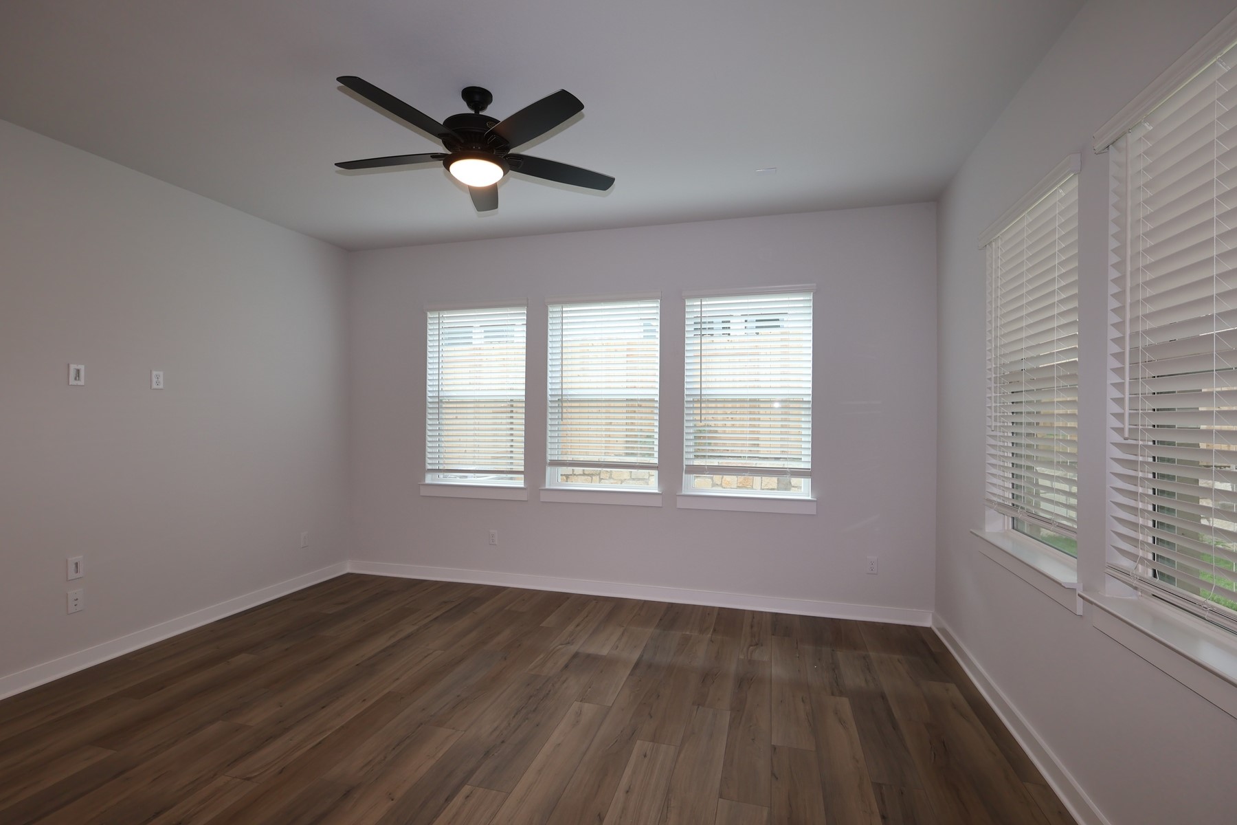 300 Marie Way Georgetown, TX 78626 - Photo 7 of 16