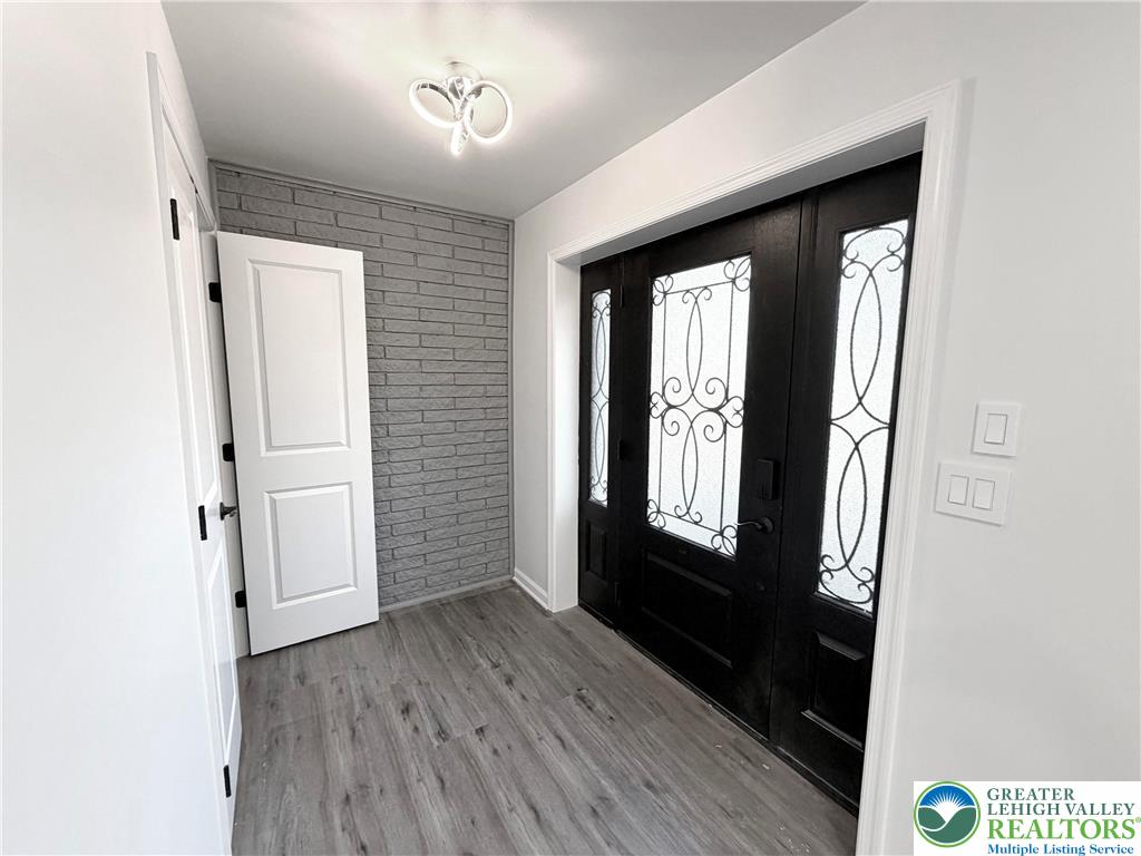318 Marienstein Road Upper Black Eddy, PA 18972 - Photo 2 of 53 Foyer Entry with Closet