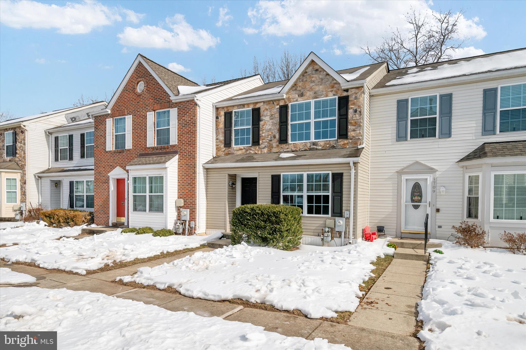 1711 Glebe Creek Way Odenton, MD 21113 - Photo 3 of 33 a front view of a house